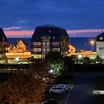 App T2 Cosy Refait à Neuf, Parking Privé, Linge De Maison Et Ménage Compris Apartamento